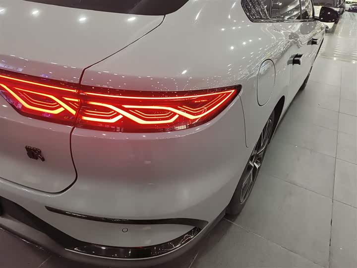 Фото 8 - BYD Han