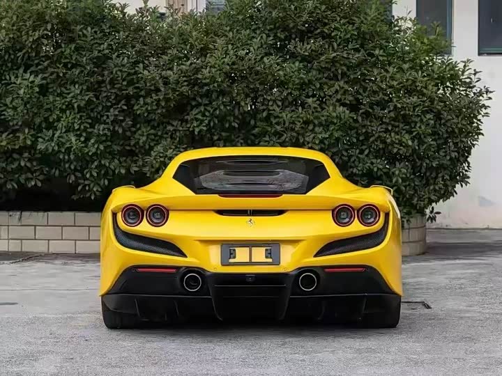 Фото 5 - Ferrari F8