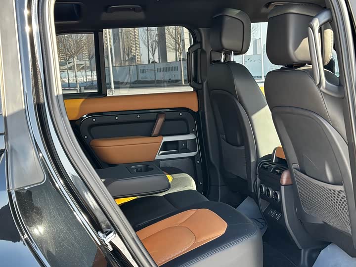 Фото 8 - Land Rover Defender