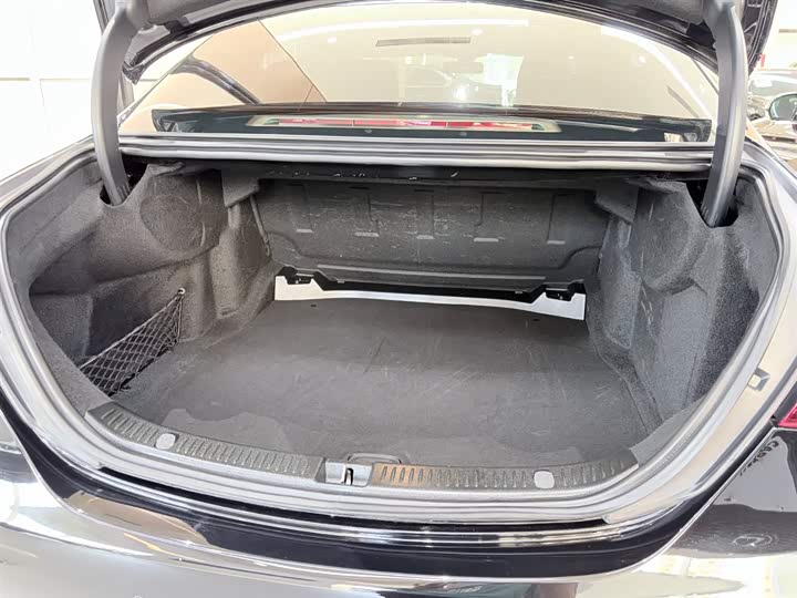 Фото 8 - Mercedes-Benz E-Class