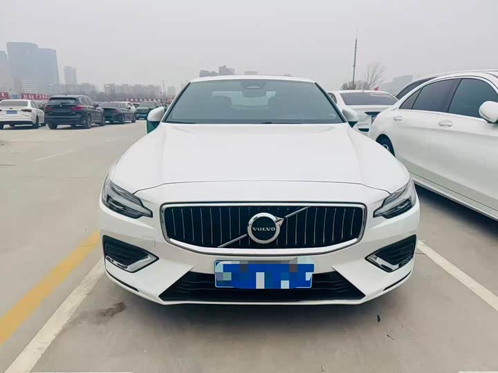 Фото 2 - Volvo S60