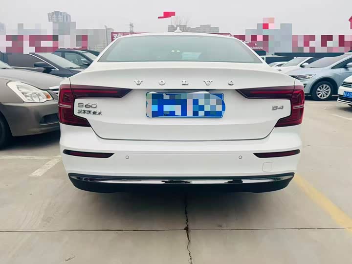 Фото 8 - Volvo S60