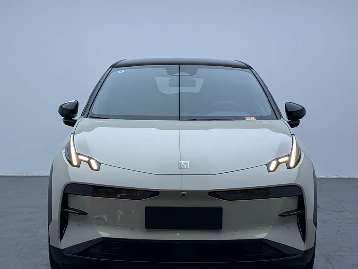 Фото 2 - Zeekr X