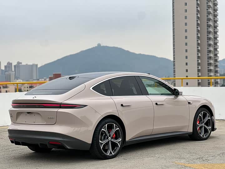 Фото 9 - Nio ET5