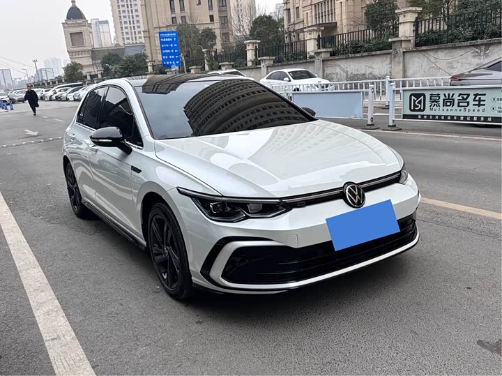 Фото 2 - Volkswagen Golf