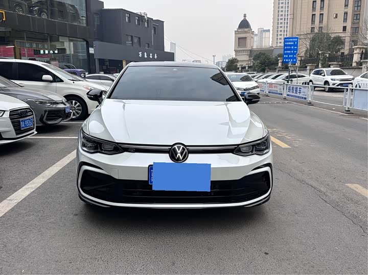 Фото 3 - Volkswagen Golf