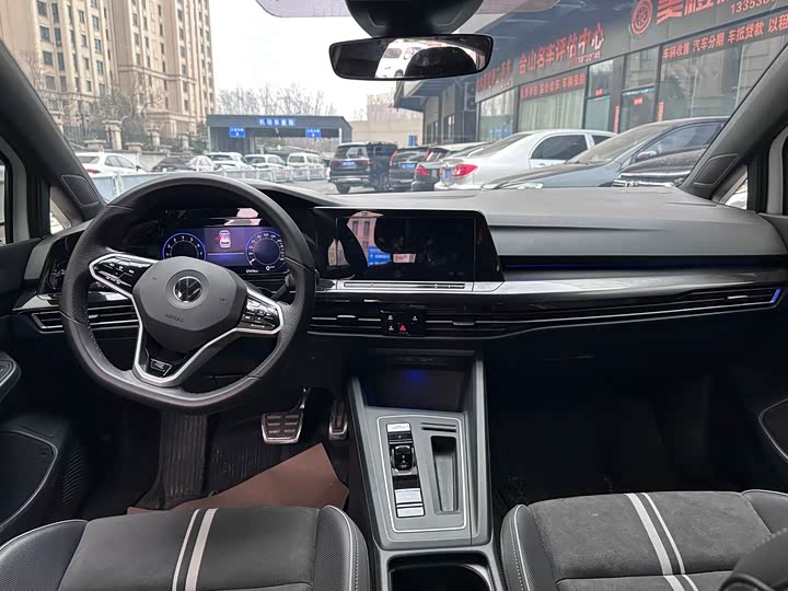 Фото 7 - Volkswagen Golf