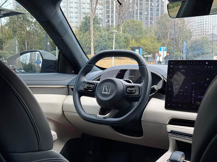 Фото 6 - Zeekr 001