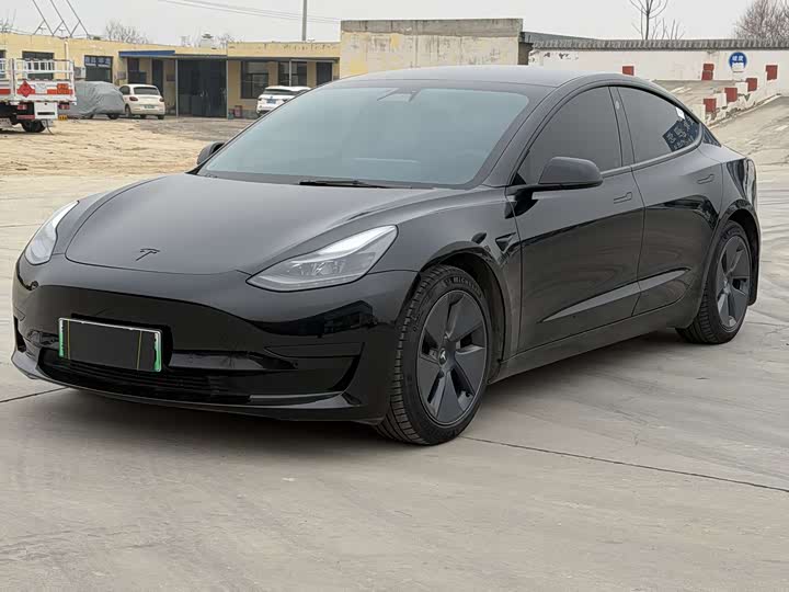 Фото 1 - Tesla Model 3