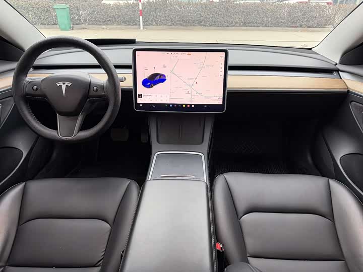 Фото 4 - Tesla Model 3