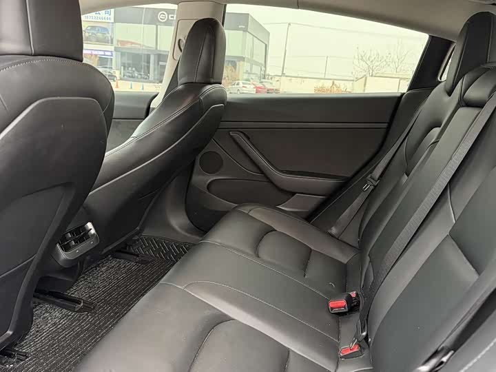 Фото 5 - Tesla Model 3