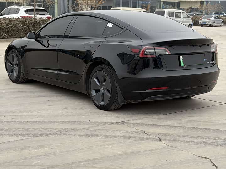 Фото 7 - Tesla Model 3