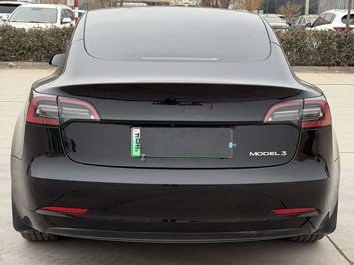 Фото 8 - Tesla Model 3