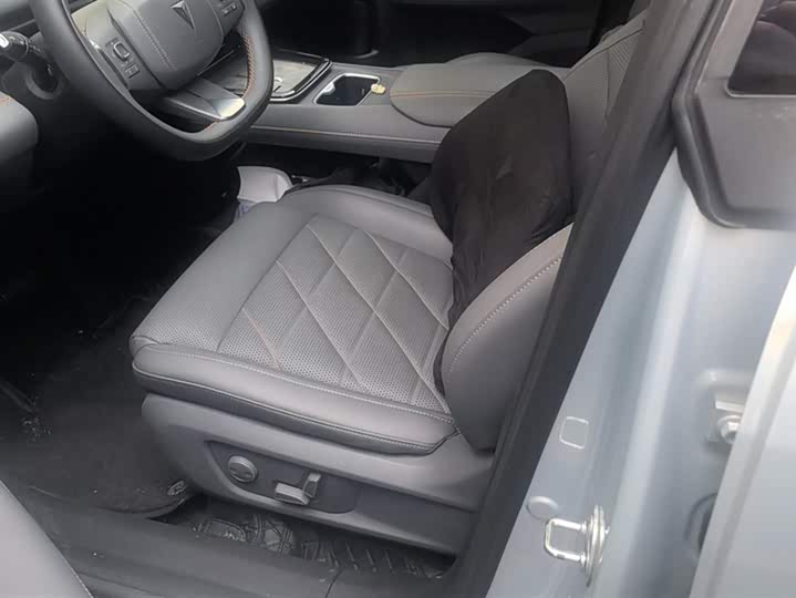 Фото 9 - Changan Deepal S05