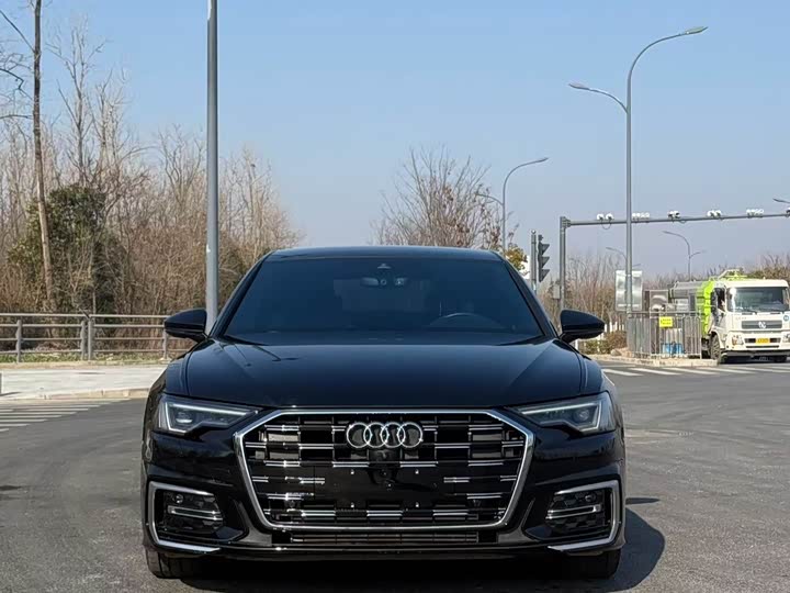 Фото 2 - Audi A6L