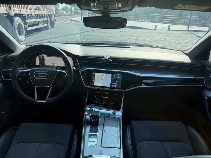 Фото 5 - Audi A6L