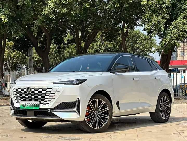 Фото 1 - Changan UNI-K Hybrid