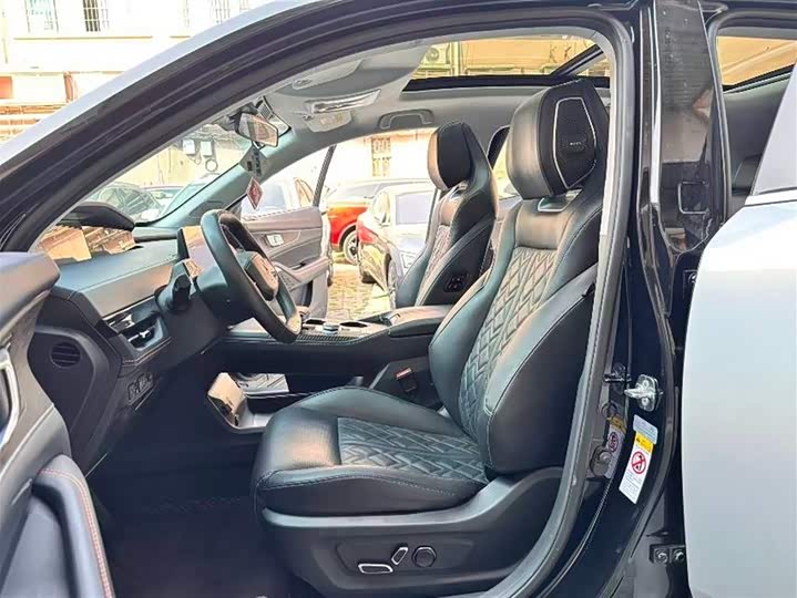 Фото 4 - Changan UNI-K Hybrid