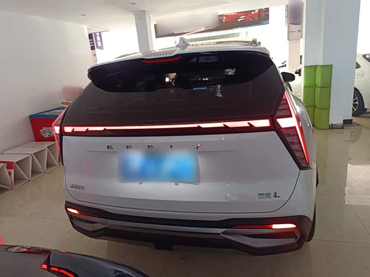 Фото 6 - Geely Atlas L