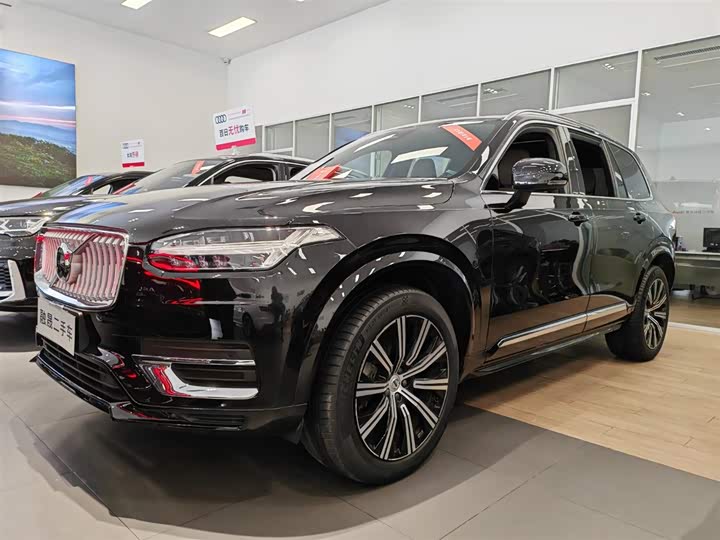 Фото 1 - Volvo XC90