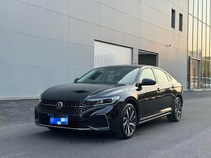 Фото 1 - Volkswagen Passat