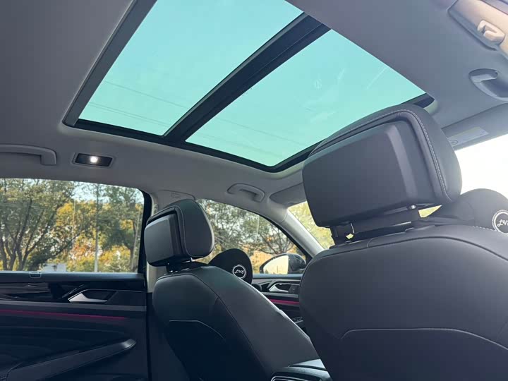 Фото 8 - Volkswagen Passat