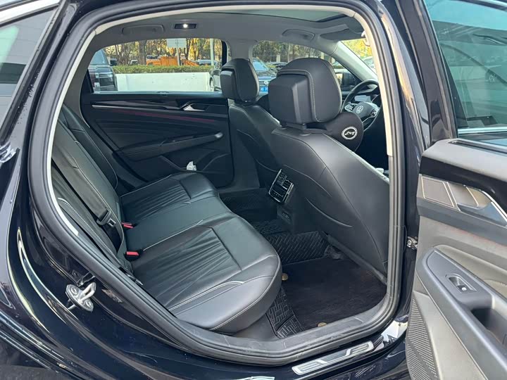 Фото 9 - Volkswagen Passat