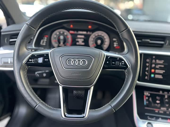 Фото 7 - Audi A6L