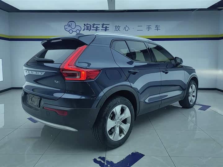 Фото 3 - Volvo XC40