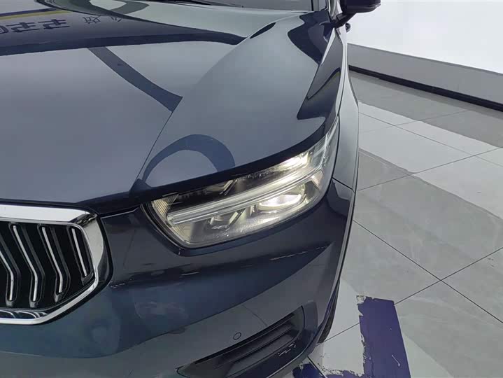 Фото 5 - Volvo XC40