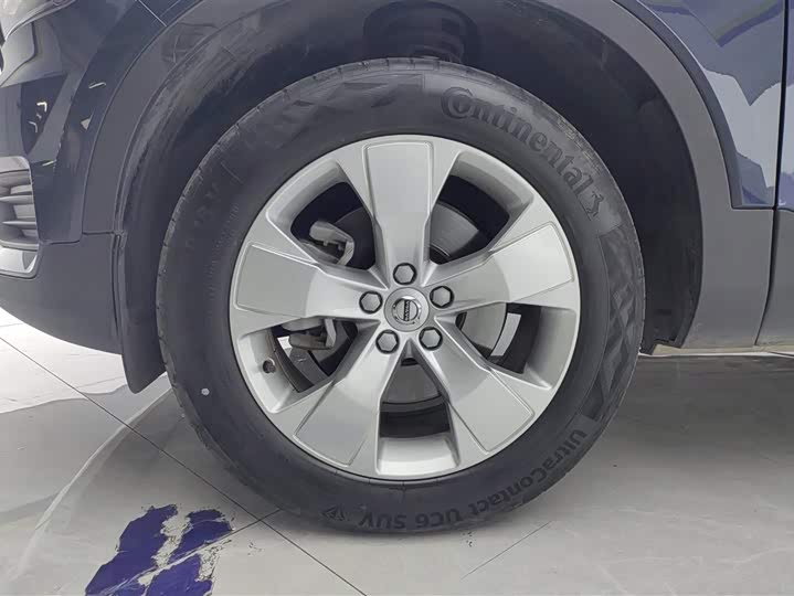 Фото 6 - Volvo XC40