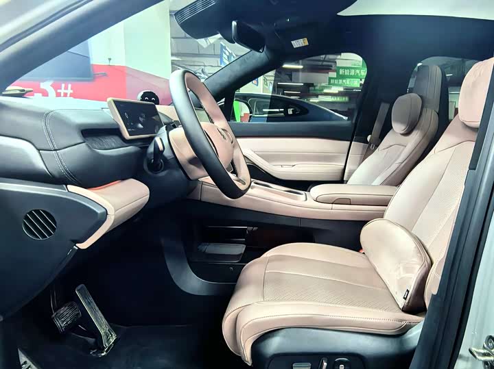 Фото 5 - Nio EC6