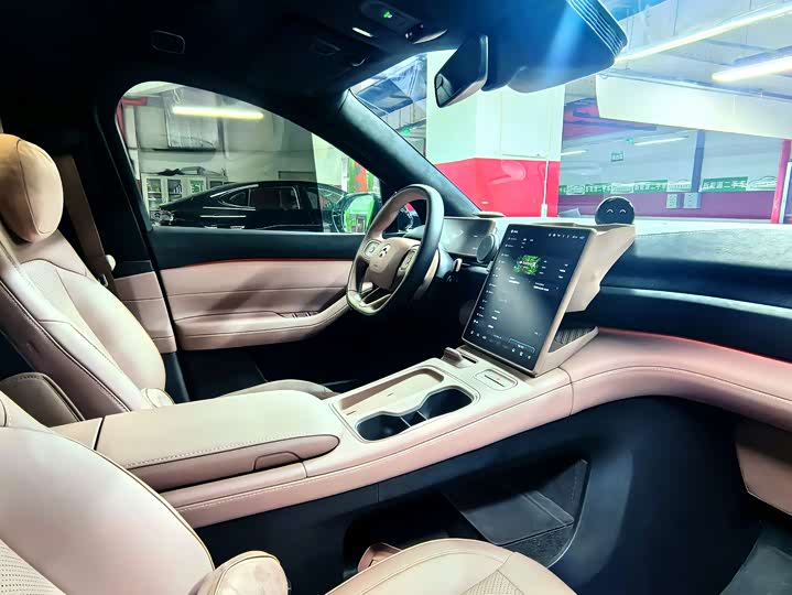 Фото 7 - Nio EC6