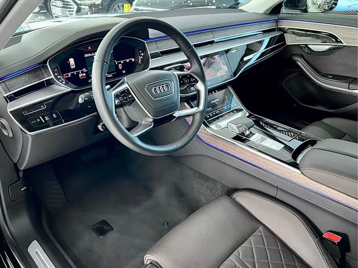 Фото 7 - Audi A8