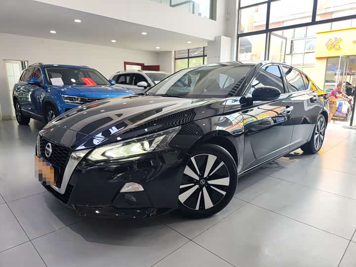 Фото 1 - Nissan Teana