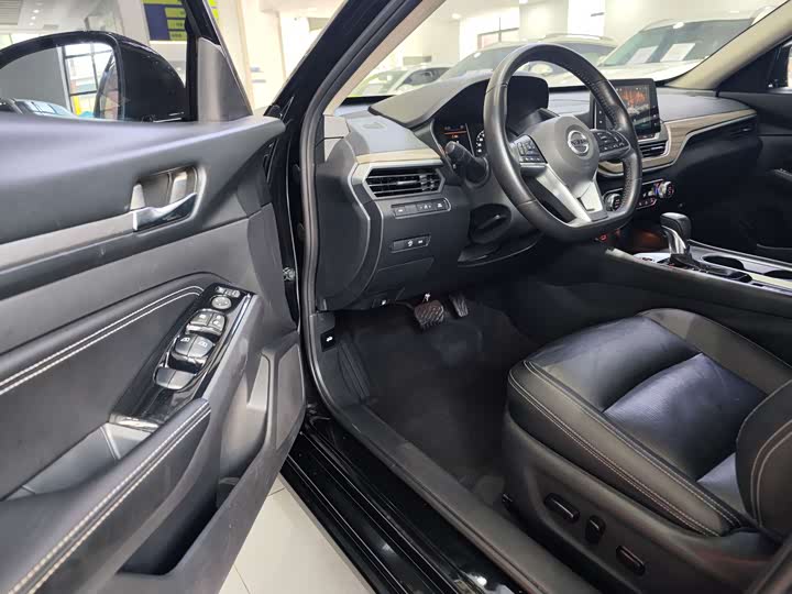 Фото 4 - Nissan Teana