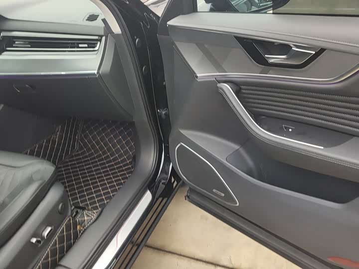 Фото 6 - Hongqi HS5