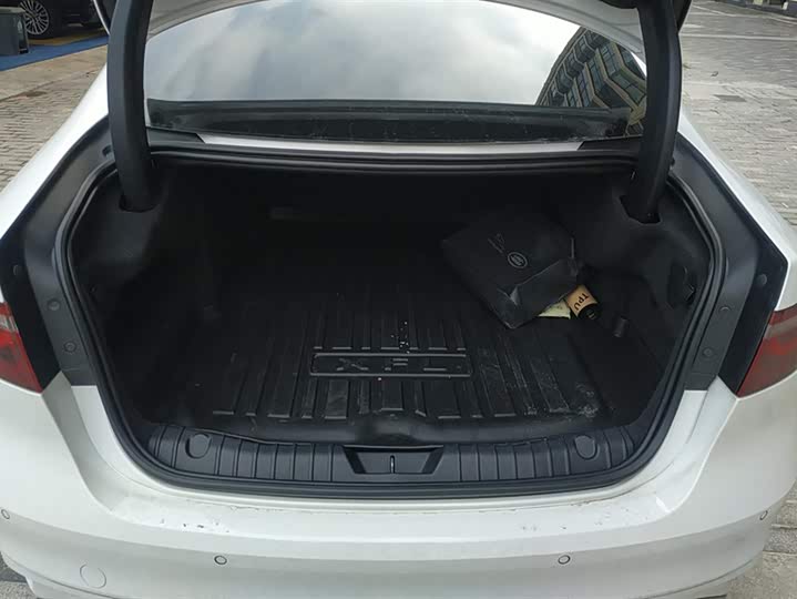 Фото 4 - Jaguar XF L