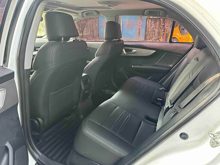 Фото 9 - BYD Qin EV