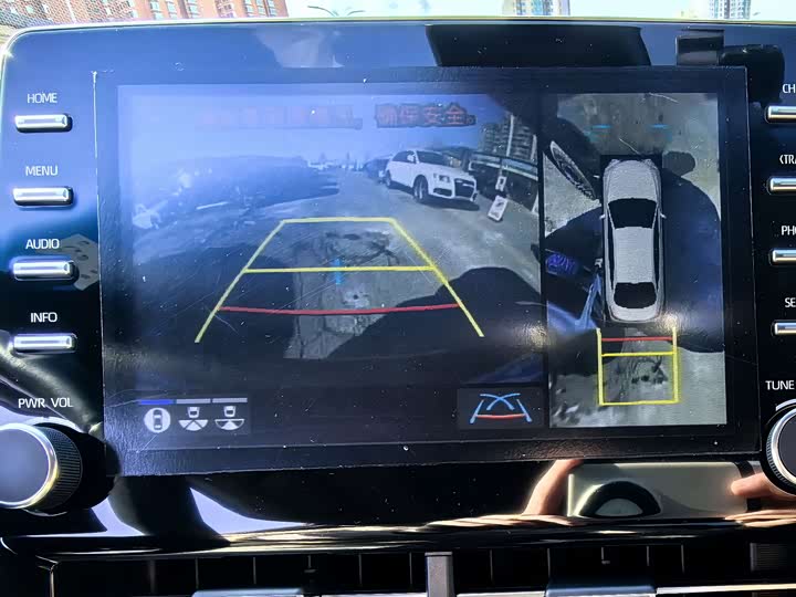 Фото 8 - Toyota Avalon