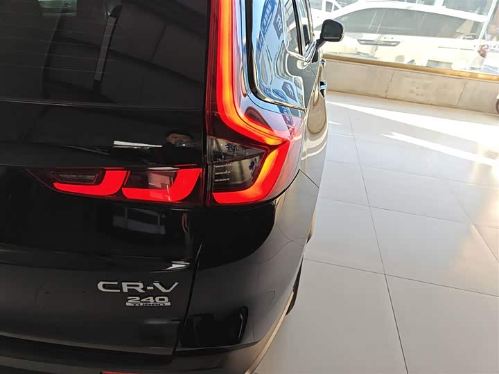 Фото 8 - Honda CR-V
