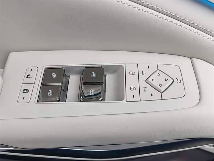 Фото 9 - Denza N9