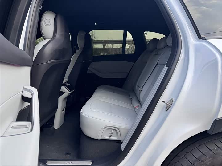 Фото 6 - Nio ES6