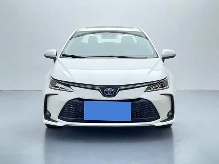 Фото 2 - Toyota Corolla