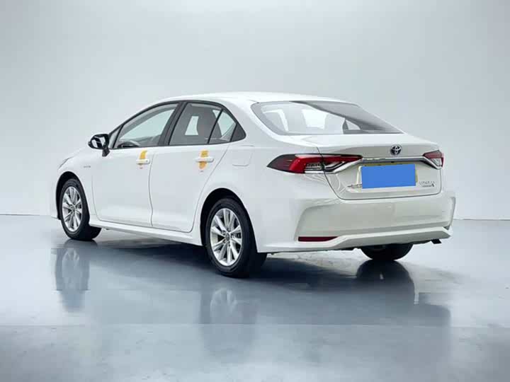 Фото 4 - Toyota Corolla