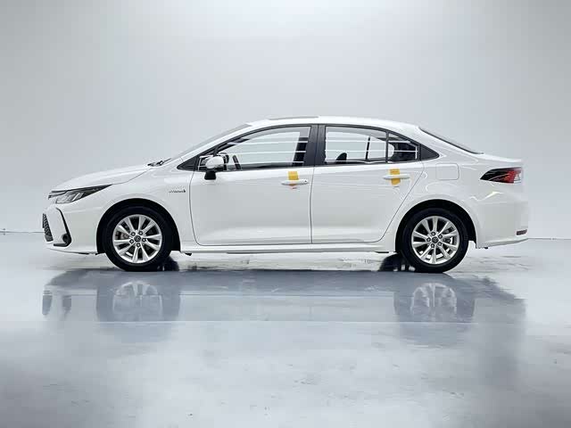 Фото 5 - Toyota Corolla