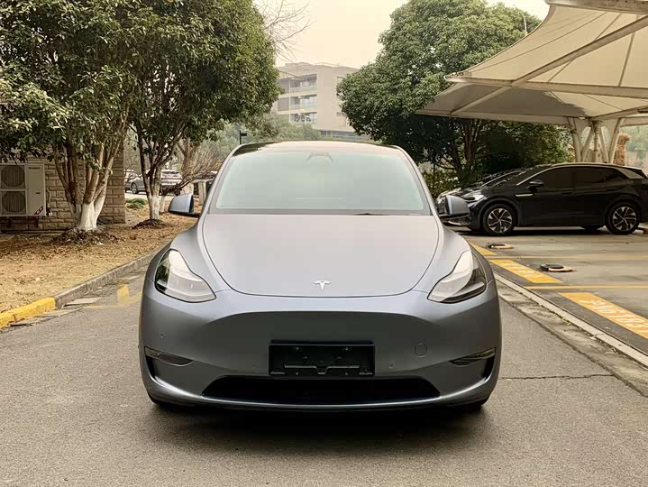 Фото 2 - Tesla Model Y