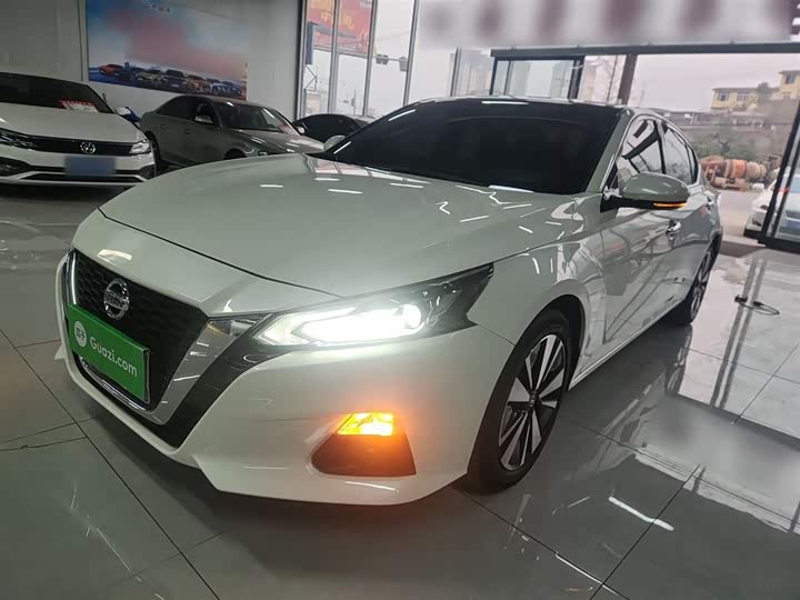 Фото 1 - Nissan Teana