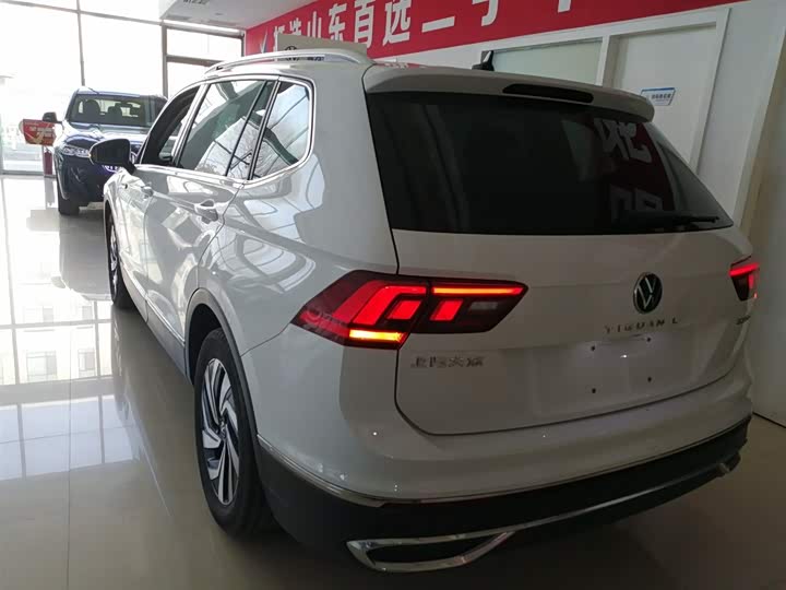 Фото 5 - Volkswagen Tiguan L Pro