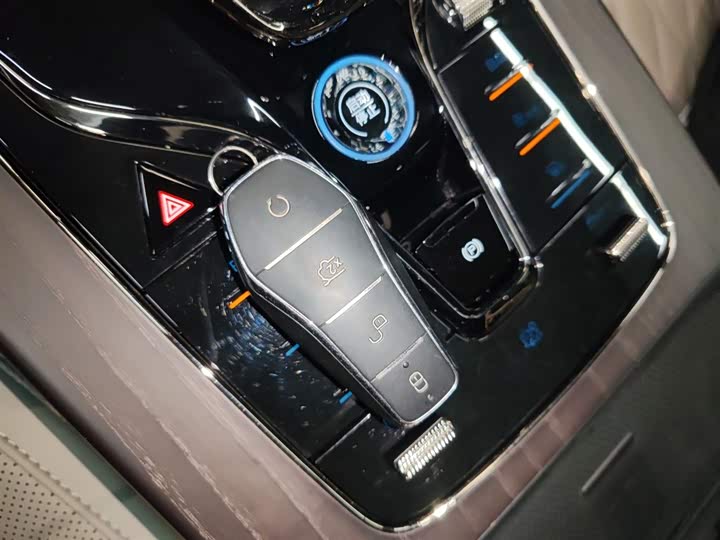 Фото 9 - BYD Han